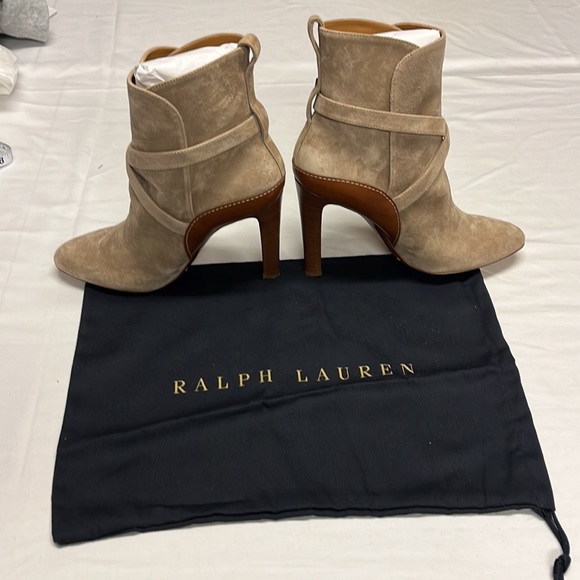 Ralph Lauren’s signature palette & luxurious leathers:calf suede made in Italy. - Picture 3 of 11